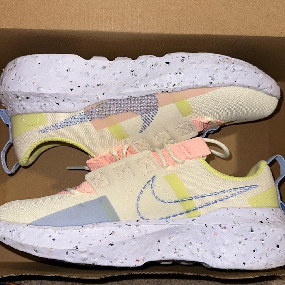 Women Nike shoes!!